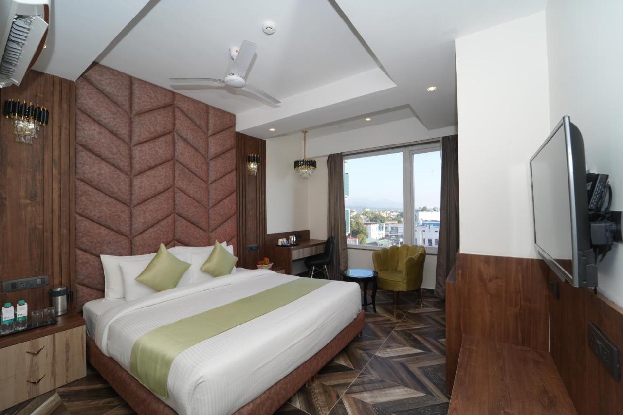Grand Luxotica By Dls Hotels Dehradun Exteriör bild