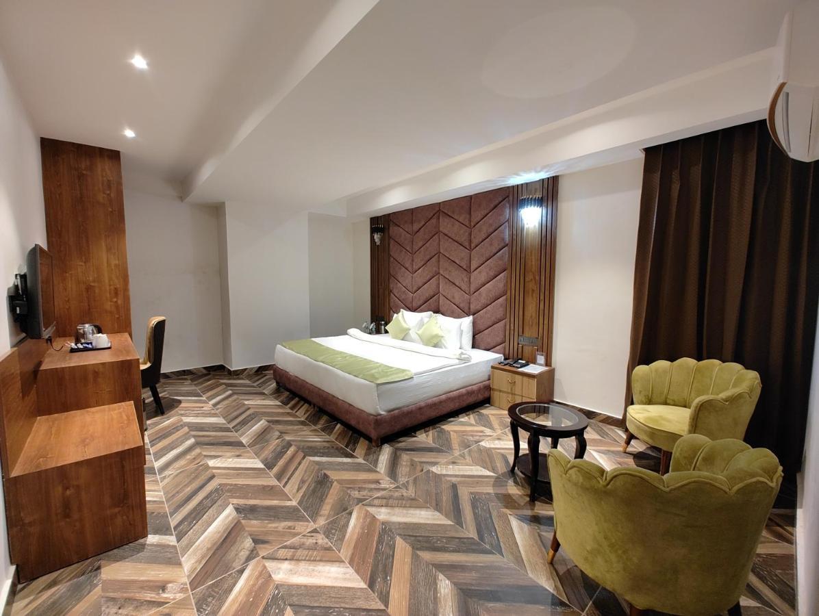 Grand Luxotica By Dls Hotels Dehradun Exteriör bild