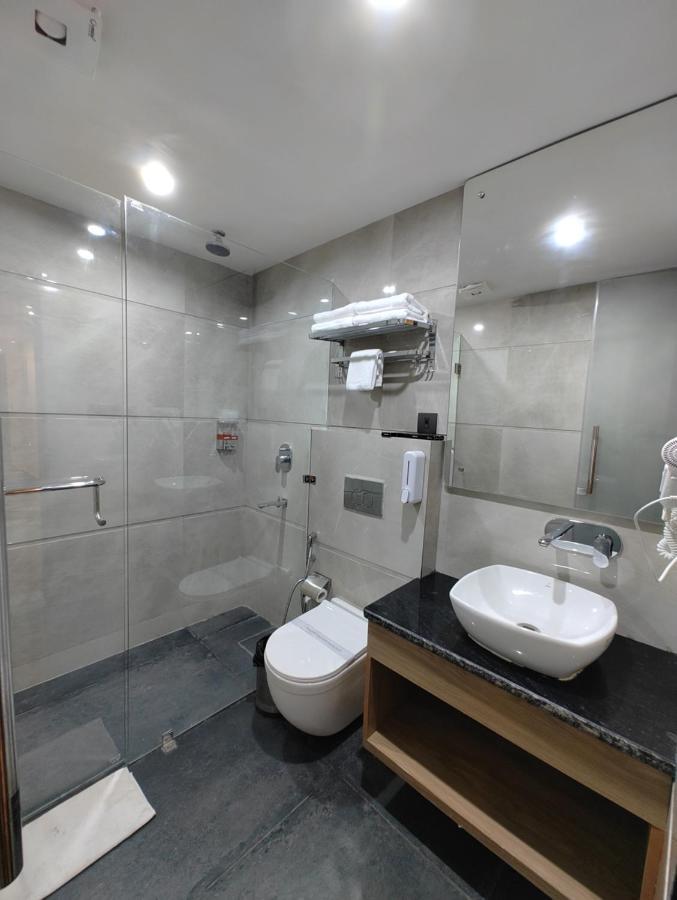 Grand Luxotica By Dls Hotels Dehradun Exteriör bild