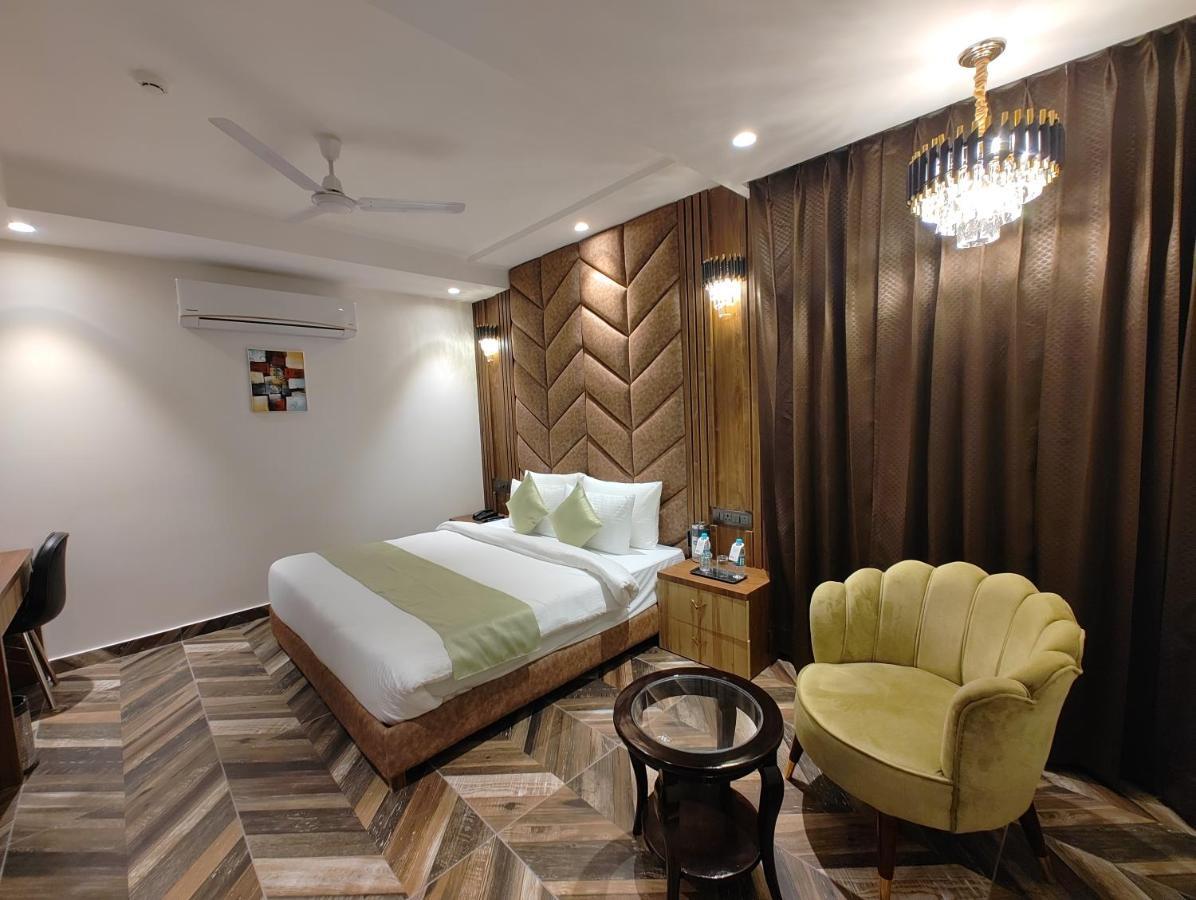 Grand Luxotica By Dls Hotels Dehradun Exteriör bild