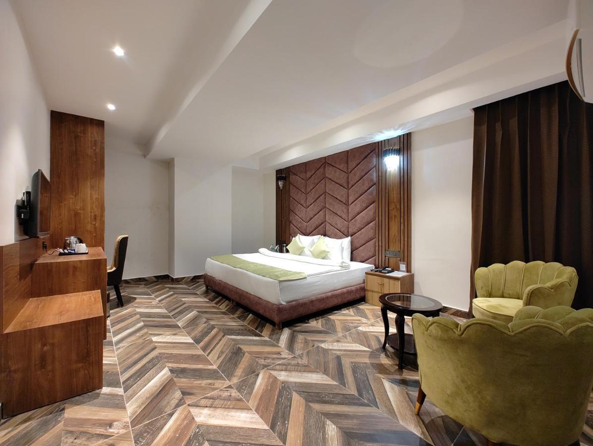 Grand Luxotica By Dls Hotels Dehradun Exteriör bild