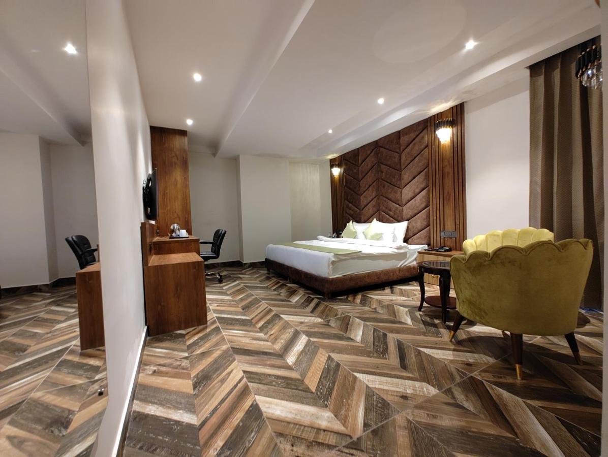 Grand Luxotica By Dls Hotels Dehradun Exteriör bild