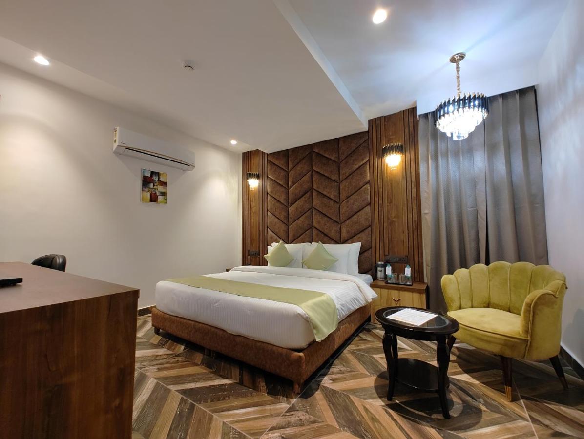 Grand Luxotica By Dls Hotels Dehradun Exteriör bild