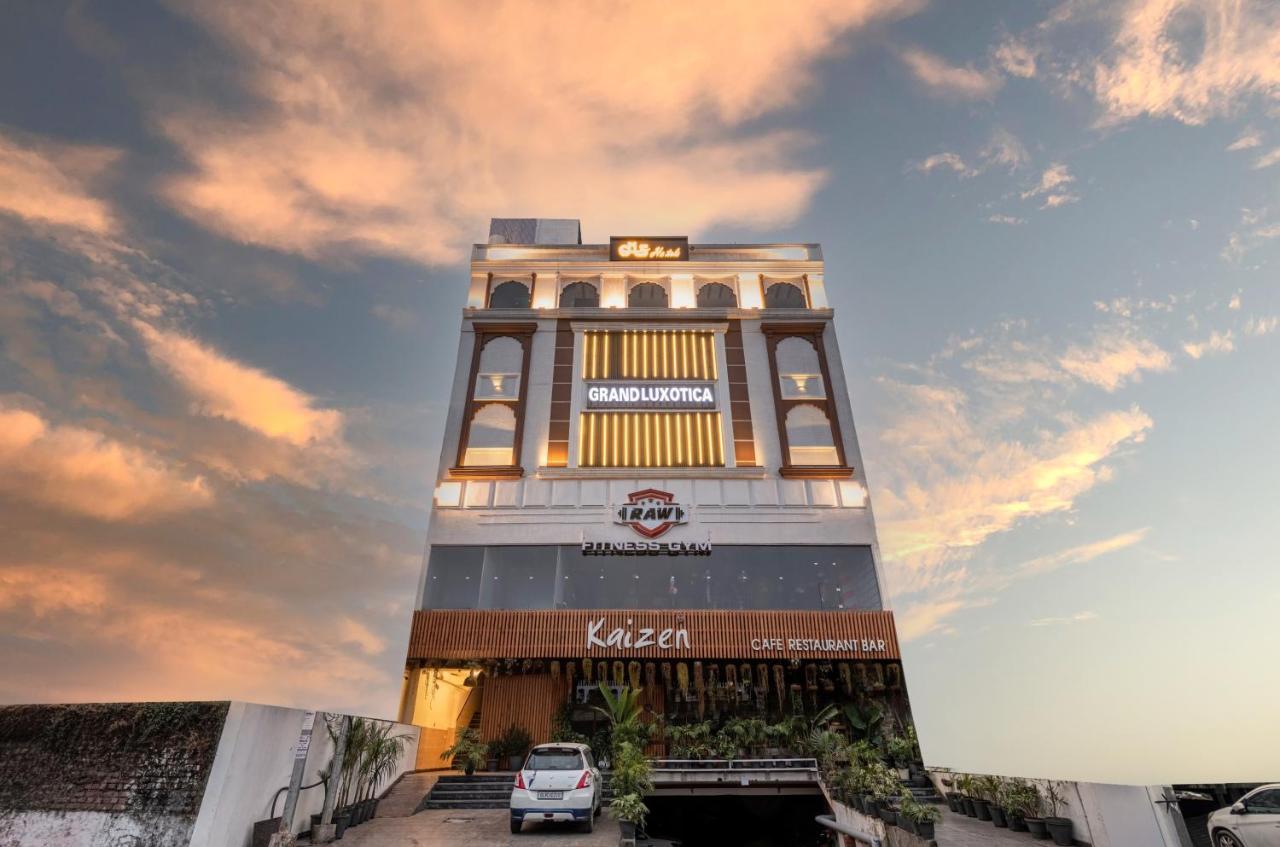 Grand Luxotica By Dls Hotels Dehradun Exteriör bild