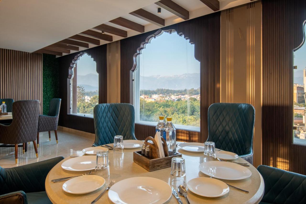 Grand Luxotica By Dls Hotels Dehradun Exteriör bild