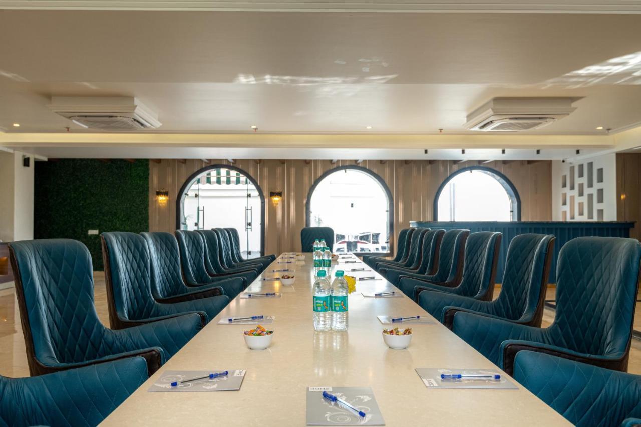 Grand Luxotica By Dls Hotels Dehradun Exteriör bild