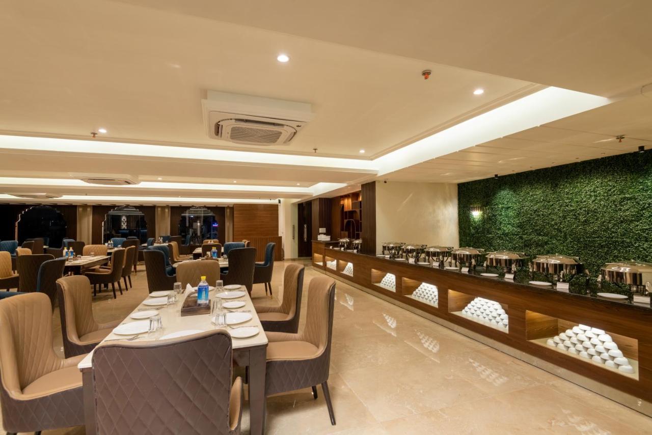 Grand Luxotica By Dls Hotels Dehradun Exteriör bild