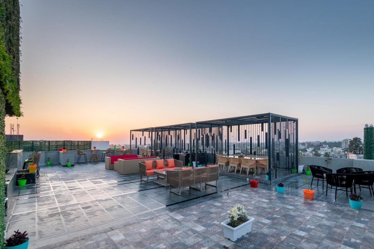 Grand Luxotica By Dls Hotels Dehradun Exteriör bild