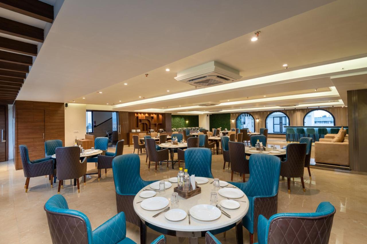 Grand Luxotica By Dls Hotels Dehradun Exteriör bild