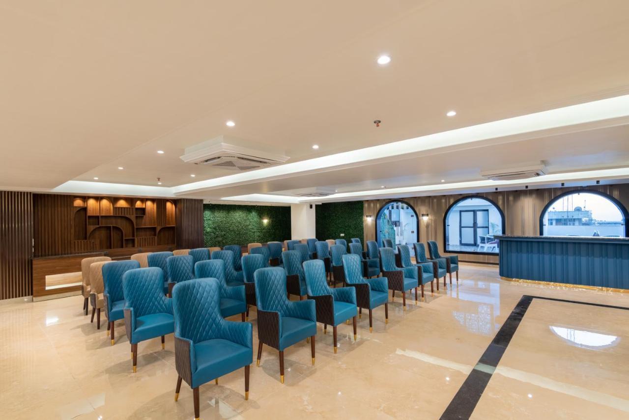 Grand Luxotica By Dls Hotels Dehradun Exteriör bild