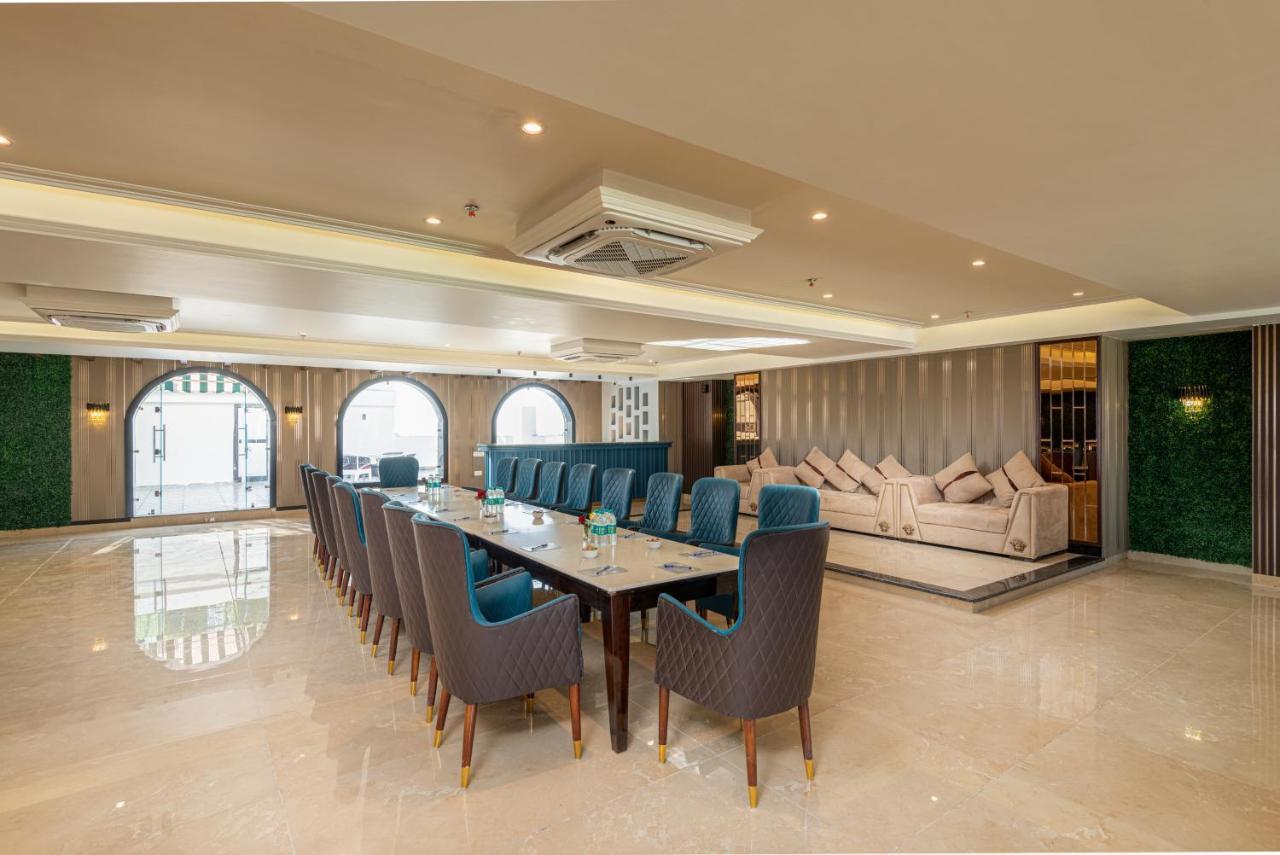 Grand Luxotica By Dls Hotels Dehradun Exteriör bild